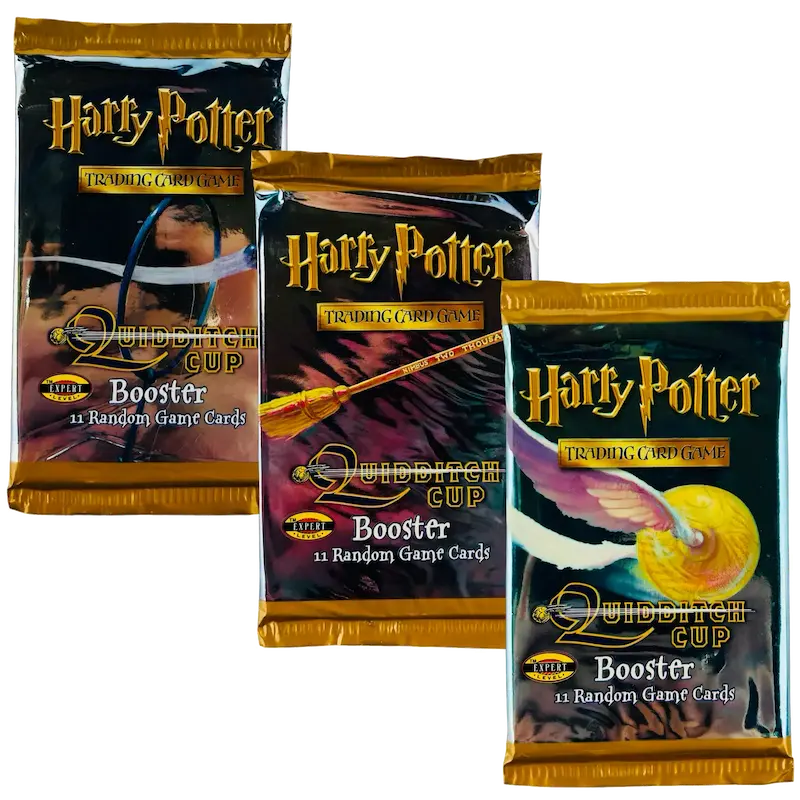 HP Quidditch Cup Booster Pack mit drei Boostern mit Quidditch-Karten aus dem Harry Potter TCG.