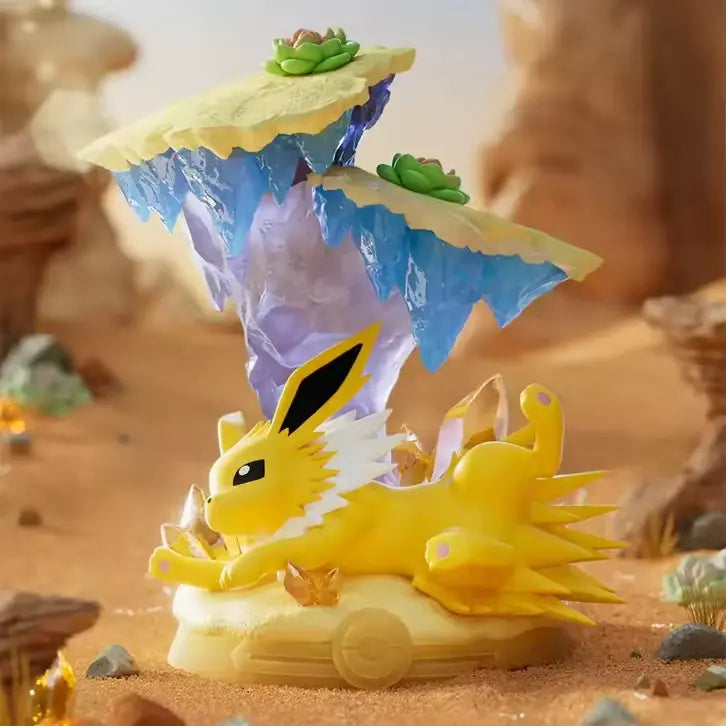 Relaxez-vous et profitez de la boîte surprise Evee mettant en vedette une figurine détaillée de Voltali reposant sous un diorama vibrant d'inspiration naturelle.