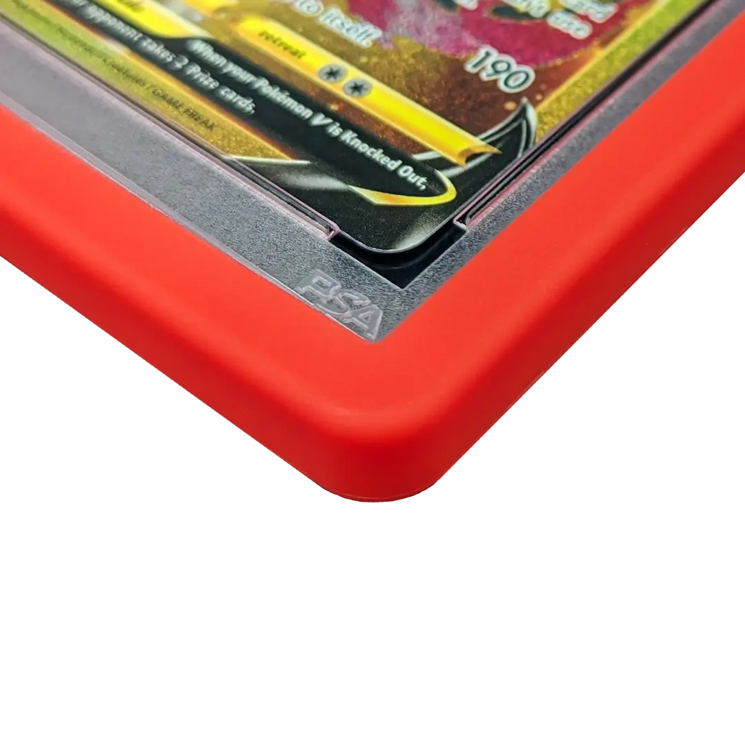 Close-up van PSA Slab Bumper - Rood, met premium siliconenbescherming voor ingekapselde kaarten.