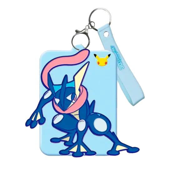 Greninja-Schlüsselanhänger mit Pikachu-Anhänger, in leuchtenden Farben und mit verspieltem Anime-Design.
