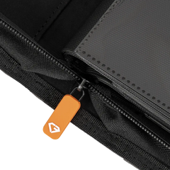 Nahaufnahme des Reißverschlusses eines 16-Pocket-Kartenbinders von DEX, die seine reibungslose Funktion und sein hochwertiges Design zeigt.