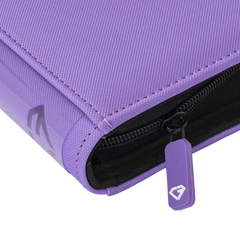 9-Pocket-Kartenbinder Lila, Nahaufnahme mit texturierter Oberfläche und glattem Reißverschluss.
