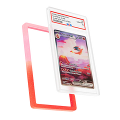 "PSA Slab Guard - Coral beschermt een Charizard-kaart met een prachtig gradiëntontwerp."