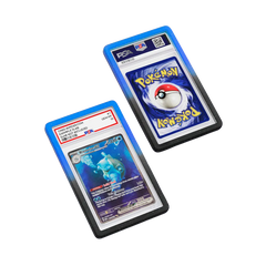 PSA Slab Guard - Abyssal beschermt een Blastoise PSA 10 verzamelkaart met kleurrijk gradiëntontwerp.
