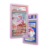 PSA Slab Guard - Mystique protégeant une carte Pokémon de type Psy avec un design d'étincelle radieuse.