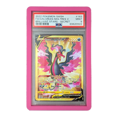PSA Slab Bumper - Roze bescherming voor een gegradeerde Galarian Moltres V Pokémonkaart in een stijlvolle roze hoes.