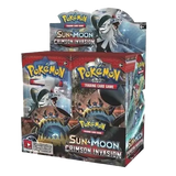 Boîte d'extension Invasion Écarlate mettant en vedette le Jeu de Cartes à Collectionner Pokémon et les Ultra-Chimères de l'extension Soleil et Lune.