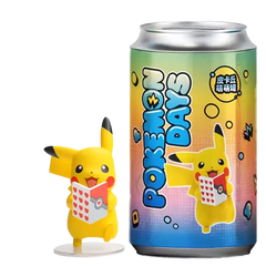 "Pikachu Buch Figur Dose mit Pikachu, das ein Buch hält, Teil des Pokémon TCG Geschenksets für Fans."